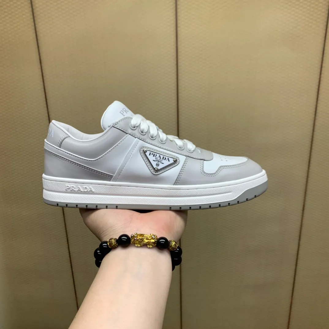 💰660巜PRADA》Prada: top 🔝purchasing agent🔍🔍the latest men’s counters are on sale simultaneously, high-quality original calfskin imported from Italy 🇮🇹. Brand logo* (prominent·high-end·noble·class·) exquisite workmanship (imported from Italy🇮🇹 Sole: Original sole provided by the original factory, ⚠️exclusive double-layer activity, TPR rubber, combination outsole; super comfortable, wear-resistant, non-slip, environmentally friendly🌳🌳🌳, real shot🎬The real thing is more beautiful🔍🔍 (high quality, follow the order) code number 38 to 44 (.45 customized)